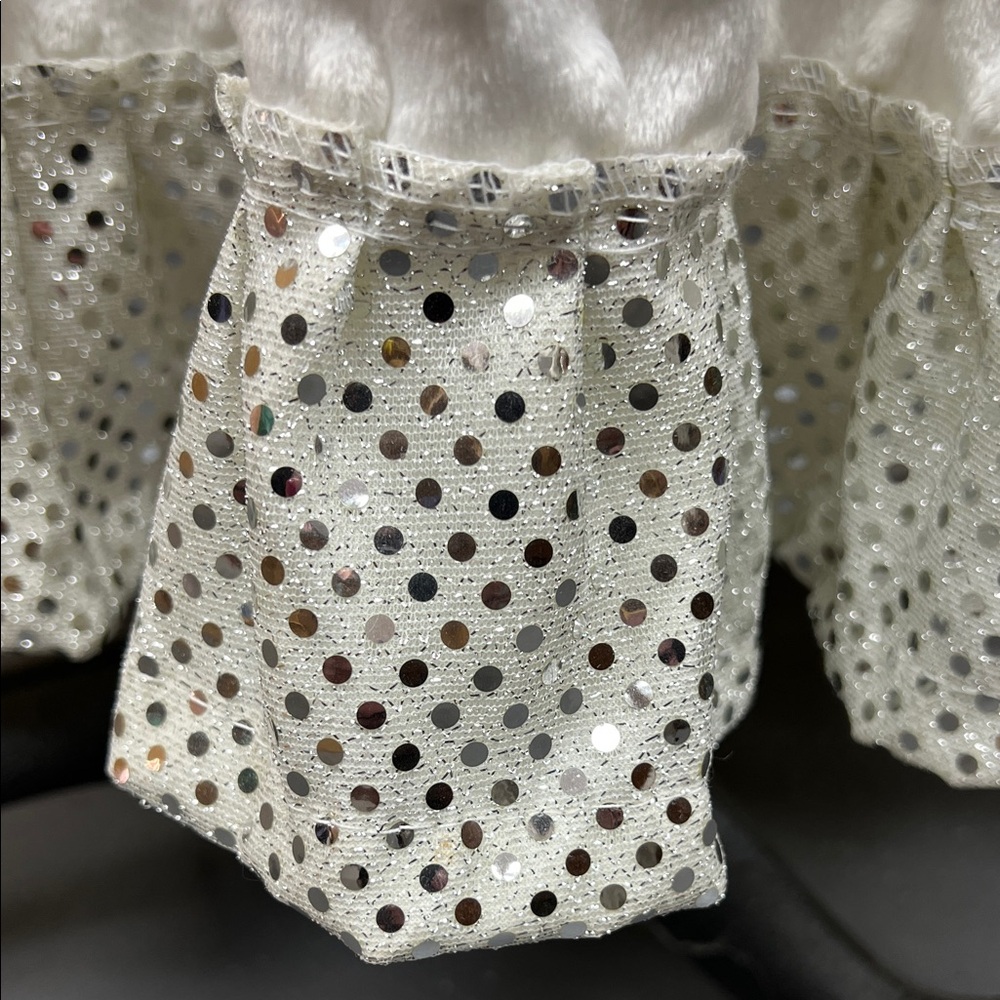 White Textured Robe with Belt - Picture 6 of 8